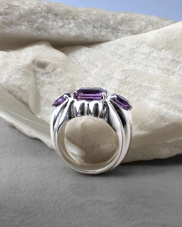 Matricaria Ring — Amethyst